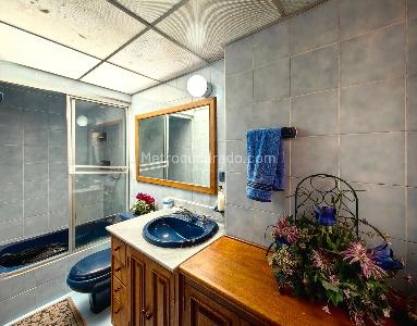 Apartamento de 3 alcobas en venta en Chico Reservado, Bogotá, 108 m² · foto 9 de 16