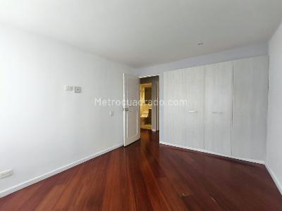 Apartamento de 2 alcobas en arriendo en Santa Barbara Central, Bogotá, 90 m² · foto 11 de 15