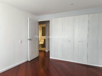 Apartamento de 2 alcobas en arriendo en Santa Barbara Central, Bogotá, 90 m² · foto 12 de 15