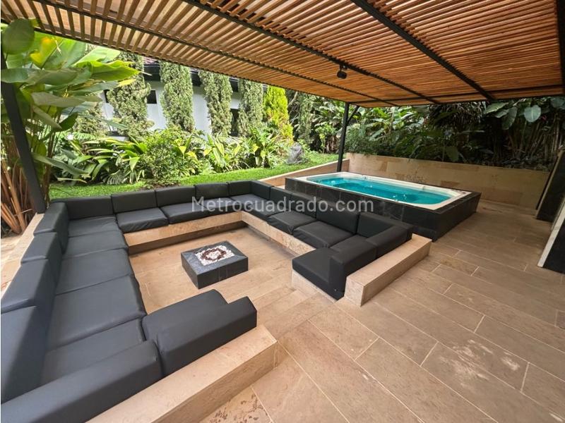 Casa de Lujo de 5 Alcobas en Altos del Poblado - 9