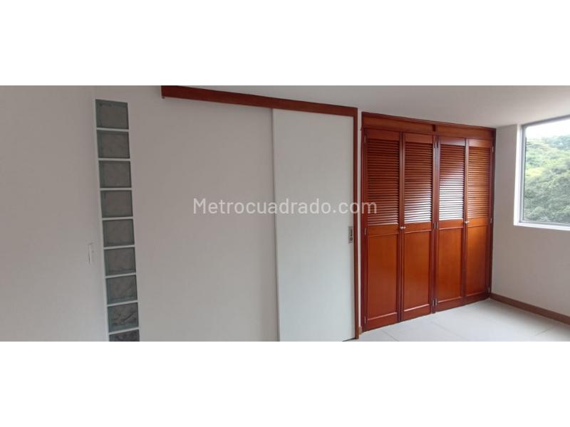 Apartamento Remodelado de 2 Alcobas en Calasanz - 3