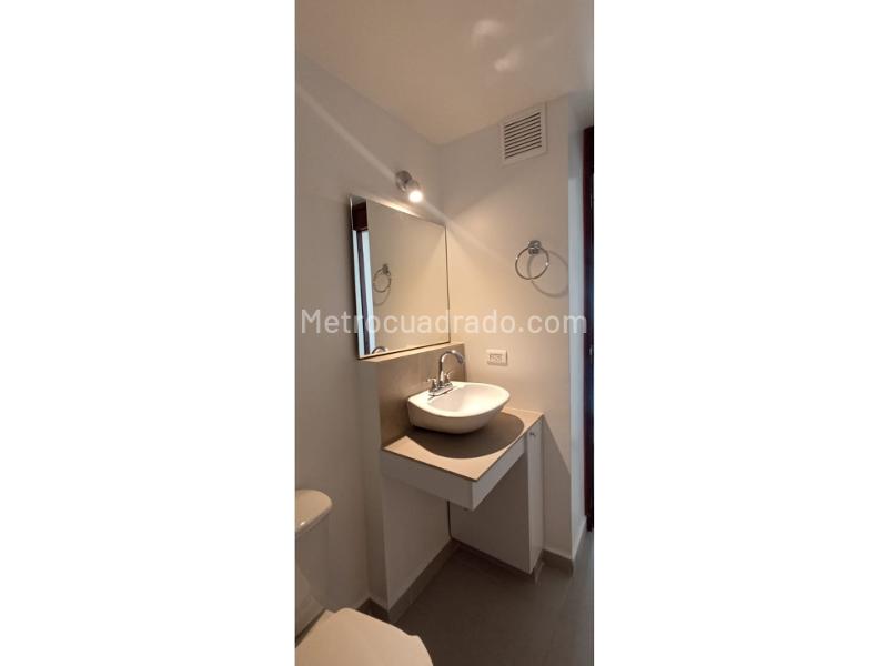 Apartamento Remodelado de 2 Alcobas en Calasanz - 8