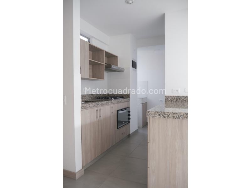 Apartamento Cómodo de 3 Alcobas con Balcón en Calasanz - 2