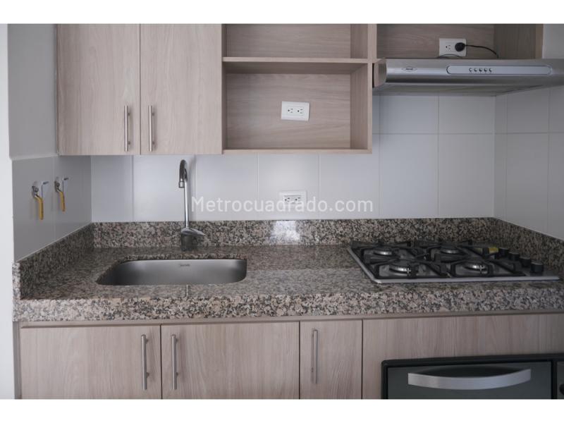 Apartamento Cómodo de 3 Alcobas con Balcón en Calasanz - 4