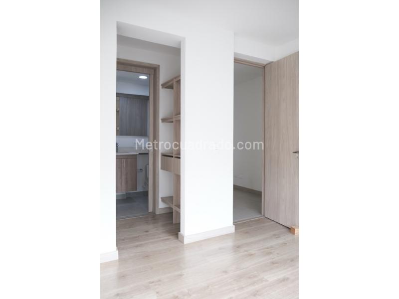 Apartamento Cómodo de 3 Alcobas con Balcón en Calasanz - 7