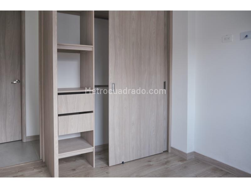Apartamento Cómodo de 3 Alcobas con Balcón en Calasanz - 8