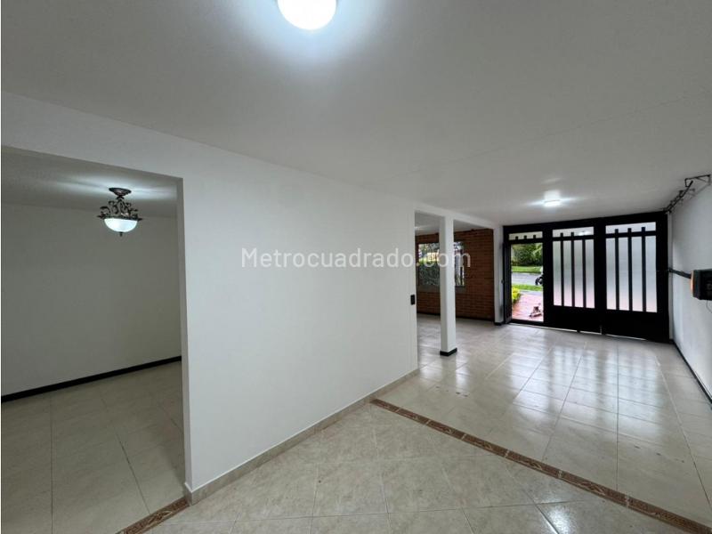 Casa Moderna de 5 Alcobas en Arriendo en La Estrella (Conjunto Cerrado) - 7