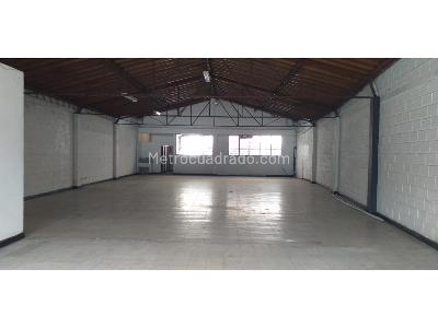 Warehouse for rent in La Aguacatala, Medellín