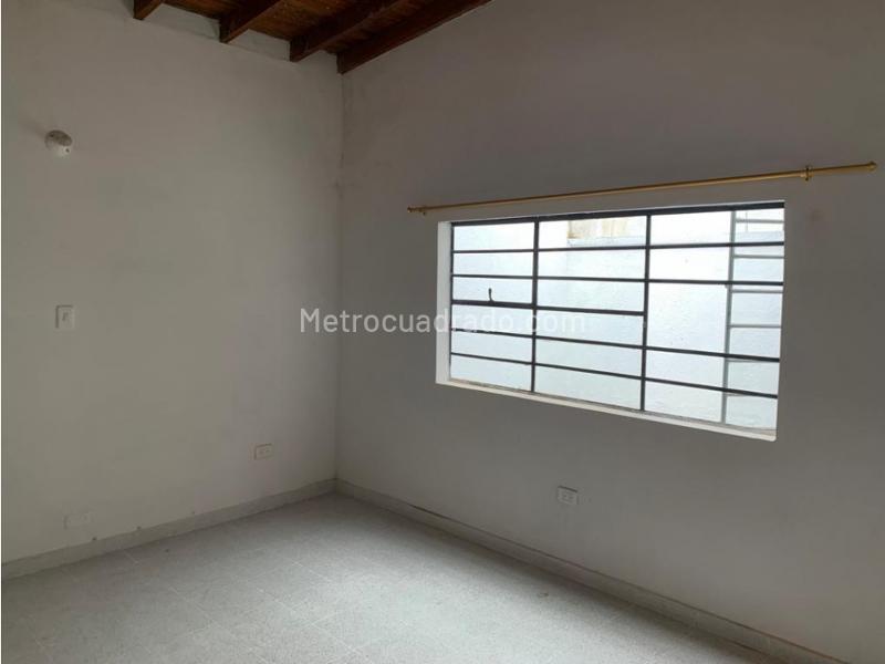 Commercial 5BR House in Laureles - 7