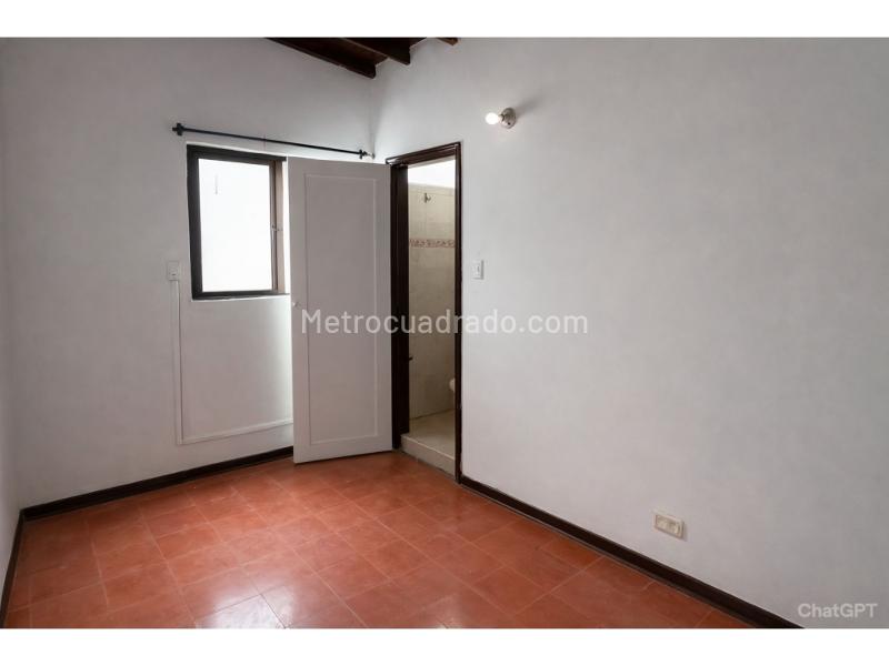 Commercial 5BR House in Laureles - 8