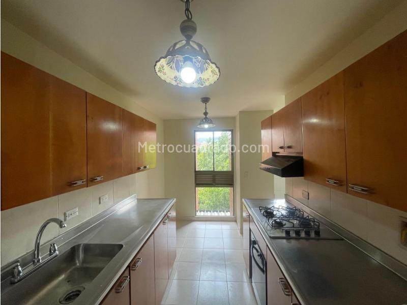 Apartamento en Arriendo, Poblado, Medellín - Więcej