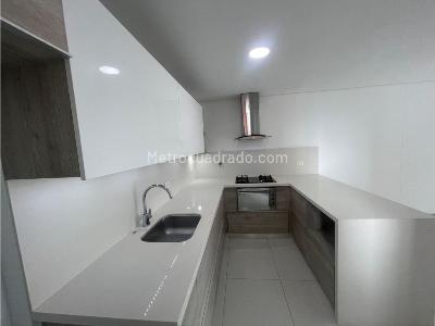 Apartamento de 3 alcobas en arriendo en Loma De Los Mesa, Envigado, 116 m² · foto 3 de 17