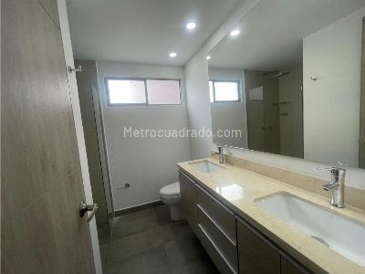 Apartamento de 3 alcobas en arriendo en Loma De Los Mesa, Envigado, 116 m² · foto 10 de 17