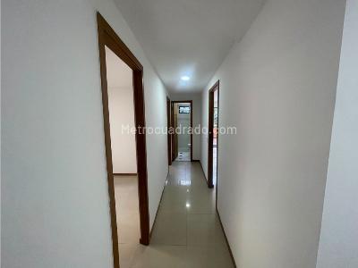 Apartamento de 3 alcobas en arriendo en Aves Maria, Sabaneta, 181 m² · foto 9 de 17