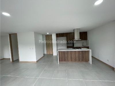 Apartamento de 2 alcobas en arriendo en Ceipa, Sabaneta, 87 m² · foto 3 de 13