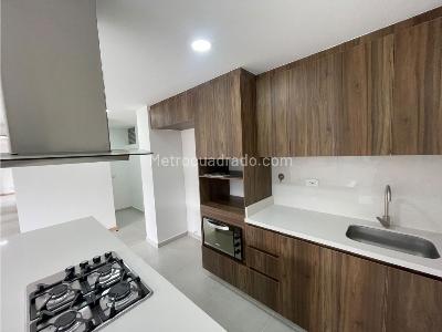 Apartamento de 2 alcobas en arriendo en Ceipa, Sabaneta, 87 m² · foto 4 de 13