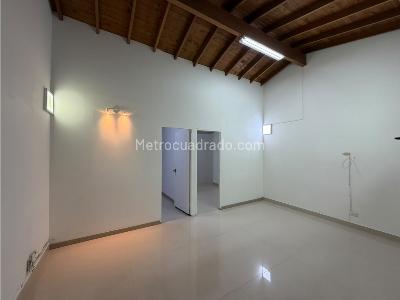 Oficina en Arriendo, Laureles, Medellín