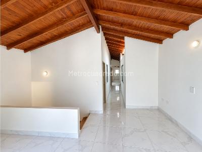 Apartamento de 3 alcobas en arriendo en Restrepo Naranjo, Sabaneta, 75 m² · foto 3 de 11