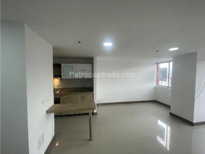 Apartamento de 2 alcobas en arriendo en Parque, Sabaneta, 80 m² · foto 2 de 14
