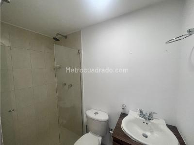 Apartamento de 2 alcobas en arriendo en Parque, Sabaneta, 80 m² · foto 13 de 14