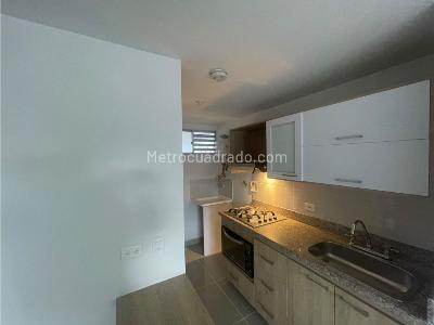 Apartamento de 2 alcobas en arriendo en Parque, Sabaneta, 70 m² · foto 2 de 11