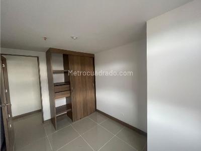 Apartamento de 2 alcobas en arriendo en Parque, Sabaneta, 70 m² · foto 10 de 11