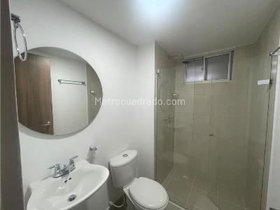 Apartamento de 2 alcobas en arriendo en Parque, Sabaneta, 70 m² · foto 11 de 11