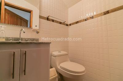Casa de 5 alcobas en venta en Las Villas, Bogotá, 261 m² · foto 18 de 19