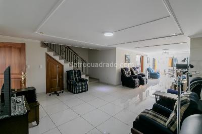 Casa de 5 alcobas en venta en Las Villas, Bogotá, 261 m² · foto 6 de 19