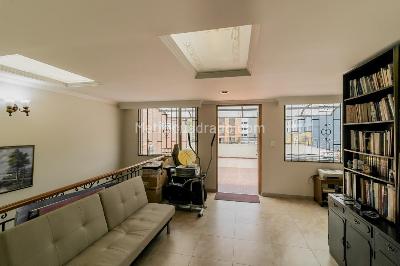 Casa de 5 alcobas en venta en Las Villas, Bogotá, 261 m² · foto 9 de 19