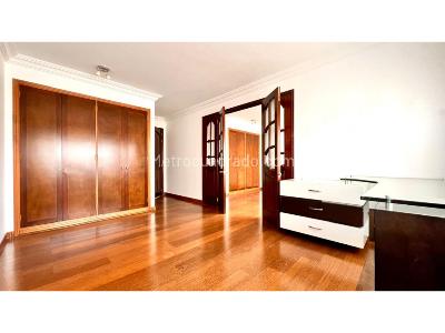 Apartamento de 4 alcobas en venta en Norte, Bogotá, 370 m² · foto 15 de 20