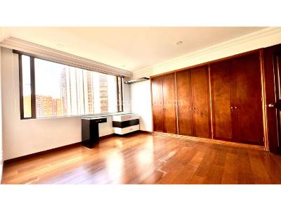 Apartamento de 4 alcobas en venta en Norte, Bogotá, 370 m² · foto 19 de 20