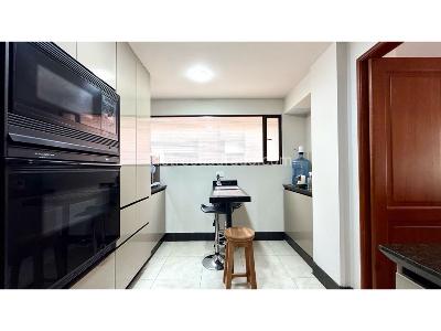 Apartamento de 3 alcobas en venta en Norte, Bogotá, 200 m² · foto 9 de 20