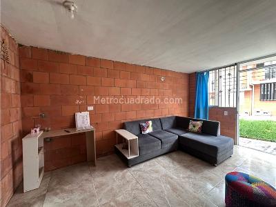 Casa en venta en Parque Industrial, Pereira · foto 2 de 19