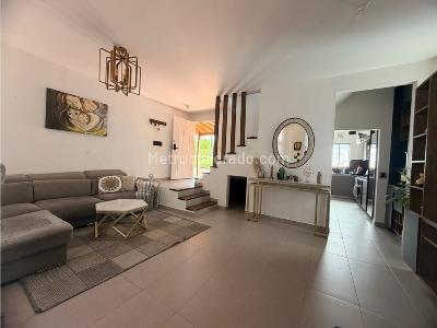 Casa de 3 alcobas en venta en Av, Pereira, 220 m² · foto 2 de 20