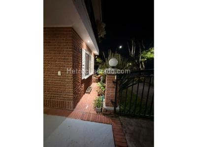 Casa de 4 alcobas en venta en Pinares, Pereira, 250 m² · foto 14 de 17