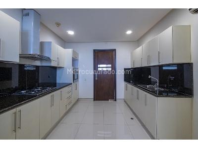 Apartamento de 3 alcobas en venta en Zona Residencial Castillogrande, Cartagena, 273 m² · foto 3 de 15