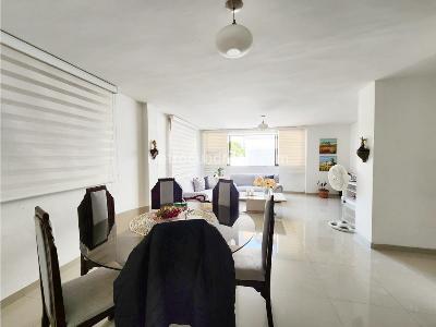 Apartamento de 3 alcobas en venta en Zona Turistica Manga, Cartagena, 120 m² · foto 2 de 13