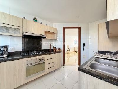 Apartamento de 3 alcobas en venta en Zona Turistica Manga, Cartagena, 157 m² · foto 9 de 20
