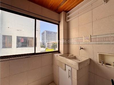 Apartamento de 2 alcobas en venta en Zona Residencial Crespo, Cartagena, 81 m² · foto 12 de 16