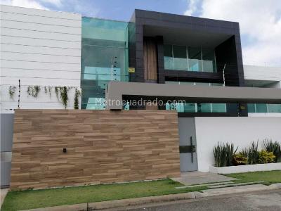 Casa de 5 alcobas en venta en Sur Ciudad Jardin, Cali, 1424 m² · foto 2 de 20