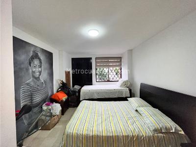 Apartamento de 3 alcobas en venta en Santa Teresita, Cali, 240 m² · foto 13 de 20