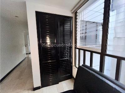 Apartamento de 3 alcobas en venta en Santa Teresita, Cali, 240 m² · foto 19 de 20