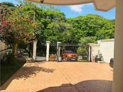 Casa de 5 alcobas en venta en Sur Ciudad Jardin, Cali, 503 m² · foto 3 de 20