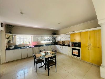Casa de 5 alcobas en venta en Sur Ciudad Jardin, Cali, 503 m² · foto 13 de 20