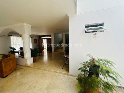 Casa de 5 alcobas en venta en Sur Ciudad Jardin, Cali, 503 m² · foto 19 de 20