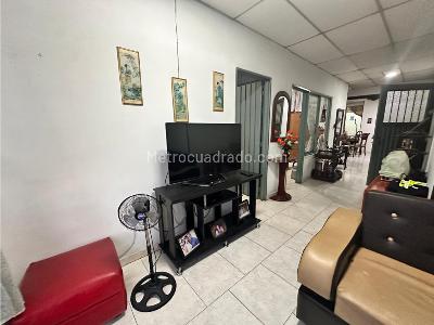 Casa de 5 alcobas en venta en Santa Monica Popular, Cali, 310 m² · foto 3 de 20