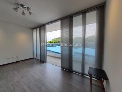 Apartamento en venta en El Refugio, Cali · foto 3 de 13