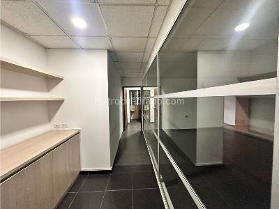 Retail space for rent in Capri, Cali