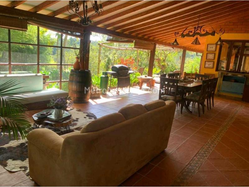 5BR House in Vereda Belen Cerca Al Aeropuerto (380 m²) - 5